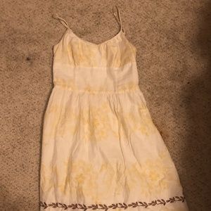 Cute floral Summer maxi dress hits right above the knees☺️💋     Size= small